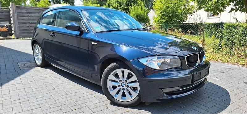 Blau Gebraucht 2009 BMW 116 Kleinwagen | 3.000 € (Guter Preis) - Bild 1/4
