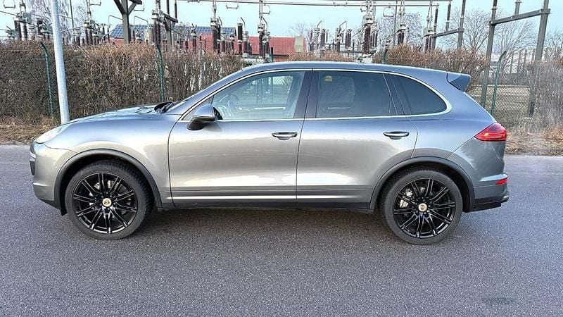 Gebraucht Porsche Cayenne S 420 PS (308 kW) 2015 Grau SUV