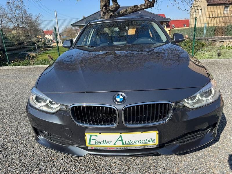 Gebraucht BMW 320 Comfort Edition 184 PS (135 kW) 2012 Grau Limousine