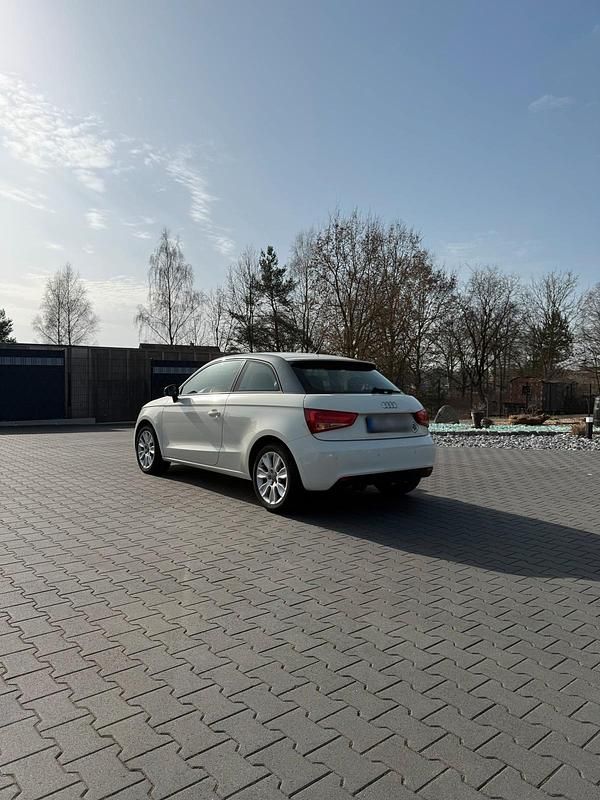 Gebraucht Audi A1 122 PS (89 kW) 2012 Weiß Kleinwagen