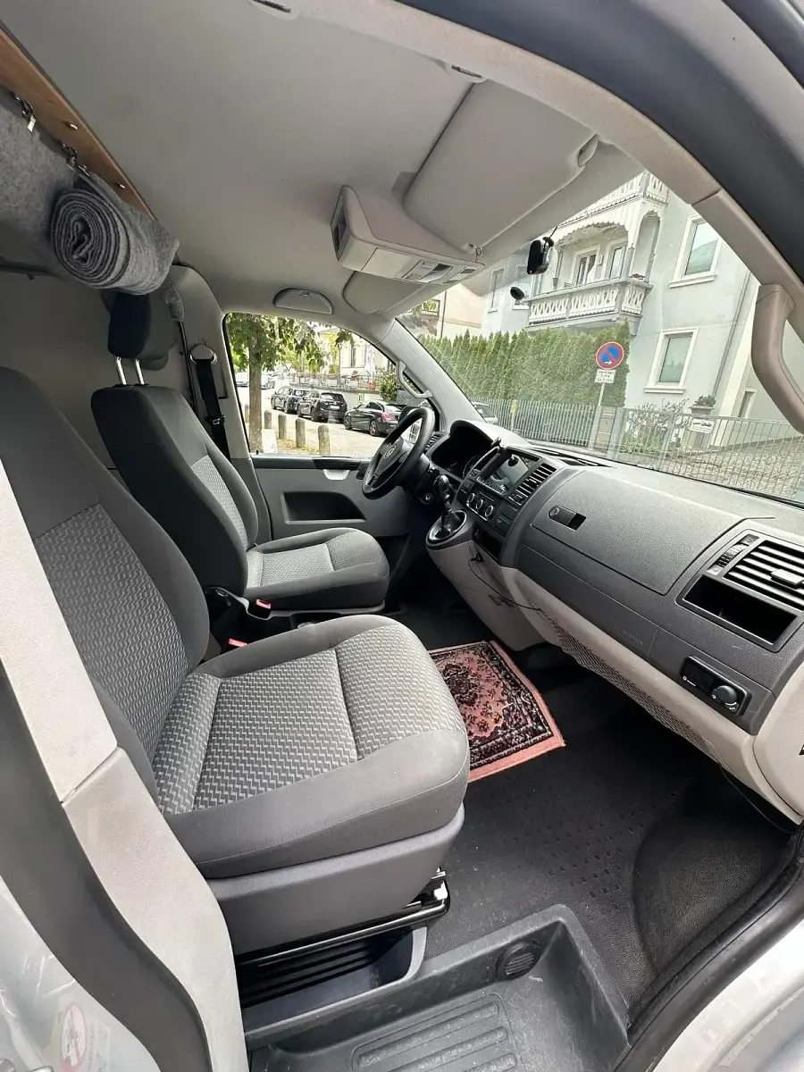Gebraucht VW Transporter 140 PS (102 kW) 2015 Silber Van