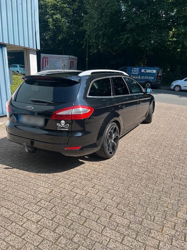 Gebraucht Ford Mondeo 140 PS (102 kW) 2008 Schwarz Kombi
