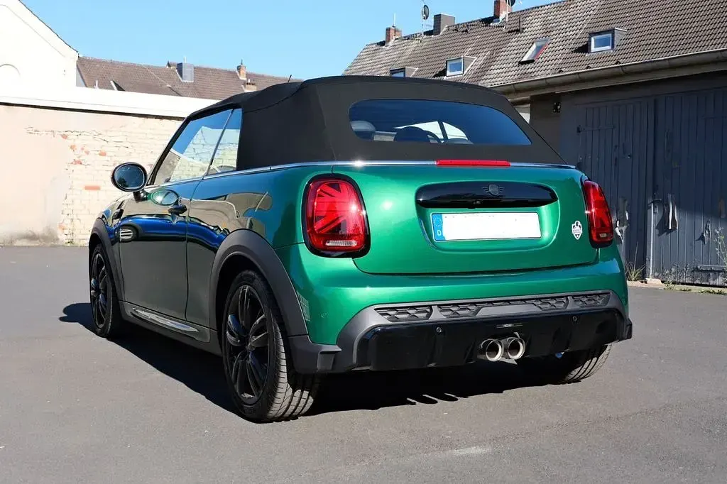 Gebraucht Mini John Cooper Works 231 PS (169 kW) 2024 Grün Kleinwagen