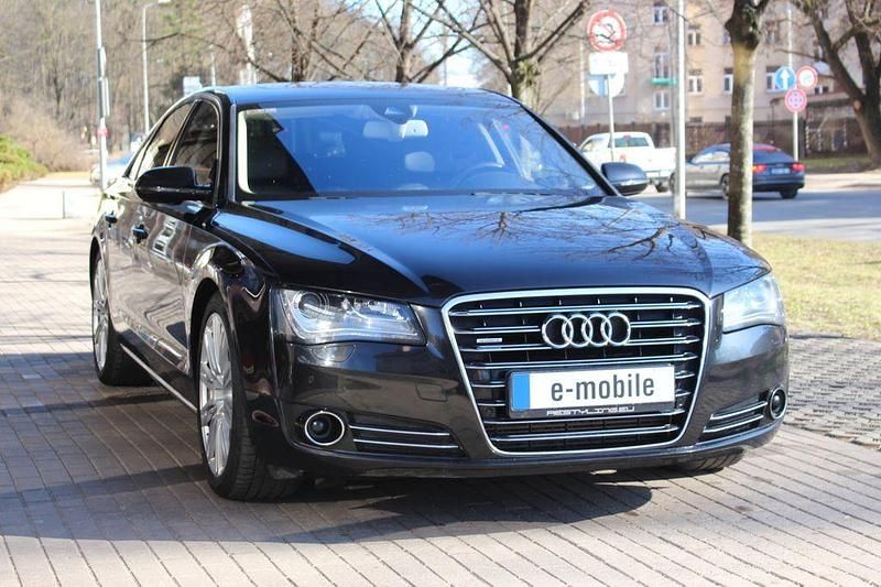 Second-hand Audi A8 250 CP (183 kW) 2012 Negru Berlinǎ