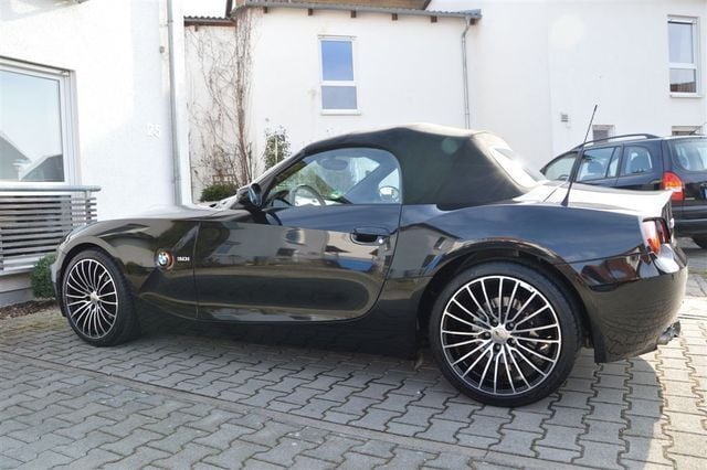 Schwarz Gebraucht 2003 BMW Z4 Cabrio | 15.400 € (Guter Preis) - Bild 1/4