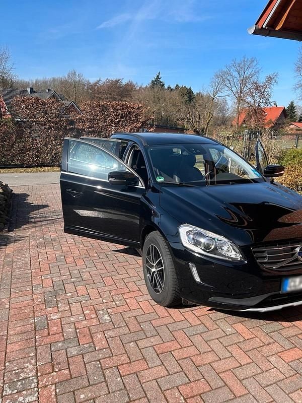 Gebraucht Volvo XC60 150 PS (110 kW) 2016 Schwarz SUV