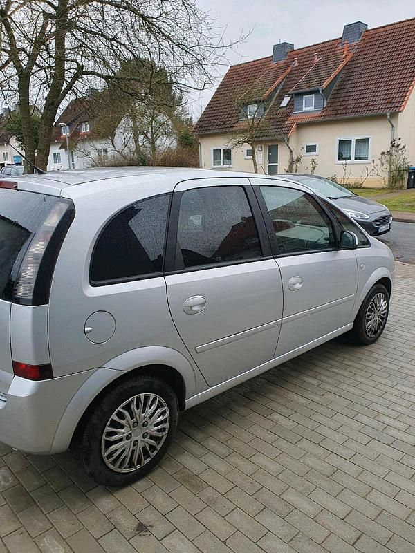 Gebraucht Opel Meriva 108 PS (79 kW) 2009 Silber Van / Kleinbus