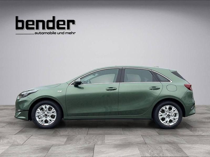 Neu Kia Ceed Vision 101 PS (74 kW) 2025 Grün Kleinwagen