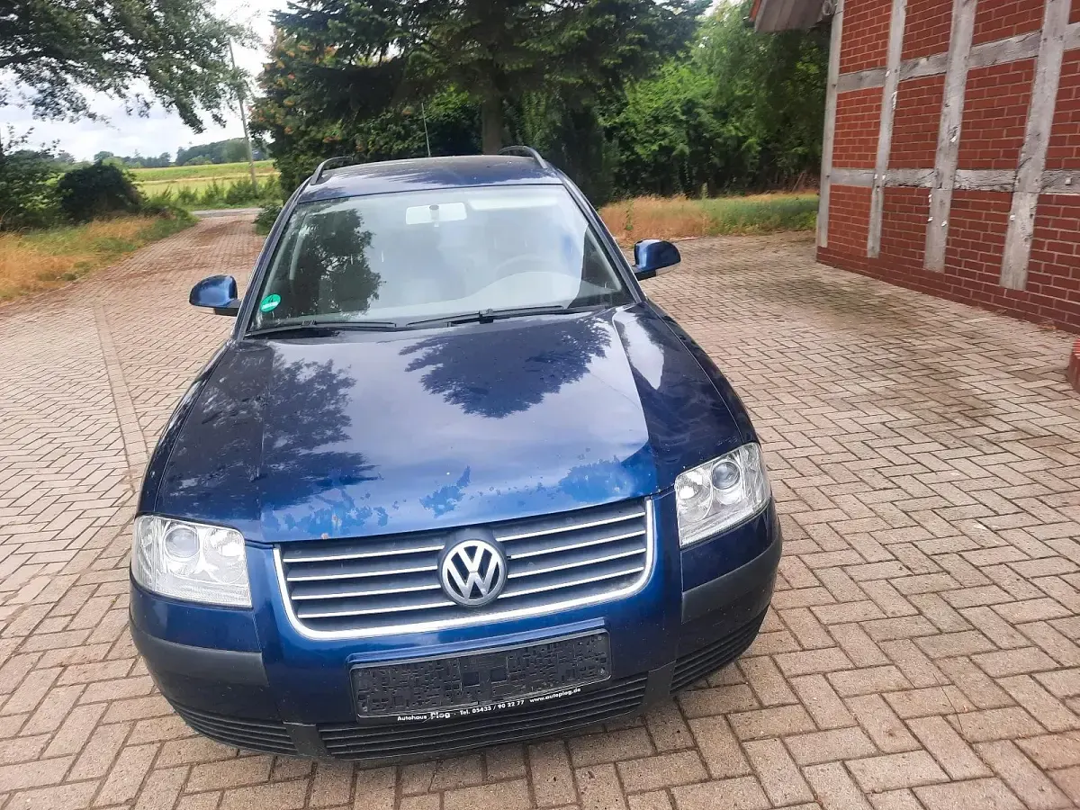 Gebraucht VW Passat 131 PS (96 kW) 2005 Blau Kombi