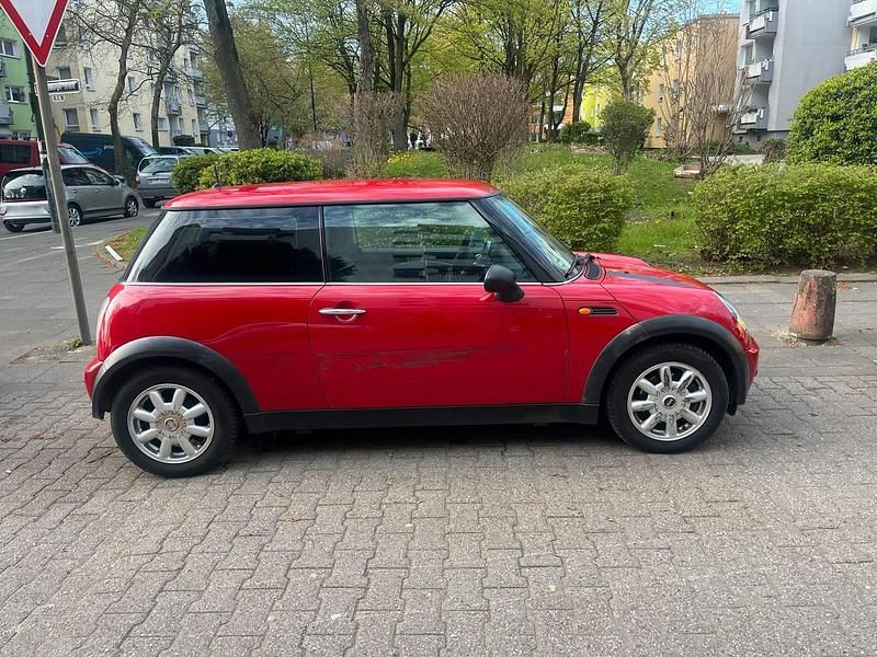 Usata Mini Cooper 90 CV (66 kW) 2004 Rosso Utilitaria