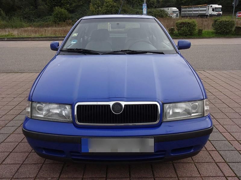 Blau Gebraucht 2000 Skoda Octavia Limousine | 700 € (Fairer Preis) - Bild 1/4