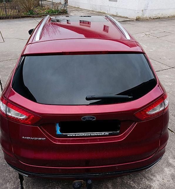 Gebraucht Ford Mondeo Titanium 179 PS (131 kW) 2016 Rot Kombi