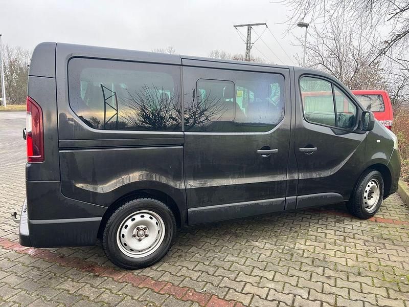 Gebraucht Nissan NV300 145 PS (106 kW) 2016 Schwarz Van