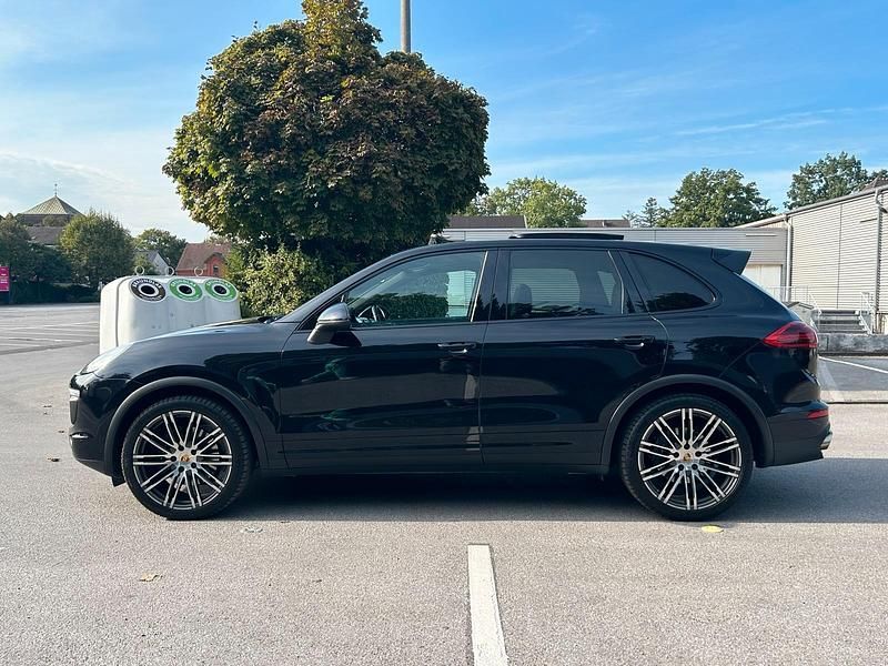 Second-hand Porsche Cayenne 262 CP (192 kW) 2015 Negru SUV