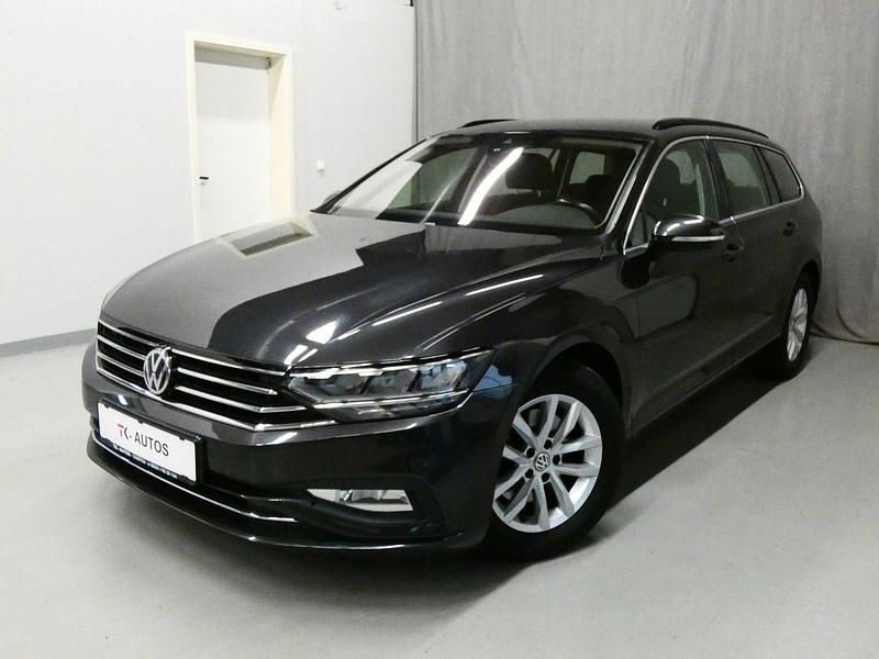 Gebraucht VW Passat 150 PS (110 kW) 2020 Grau Kombi