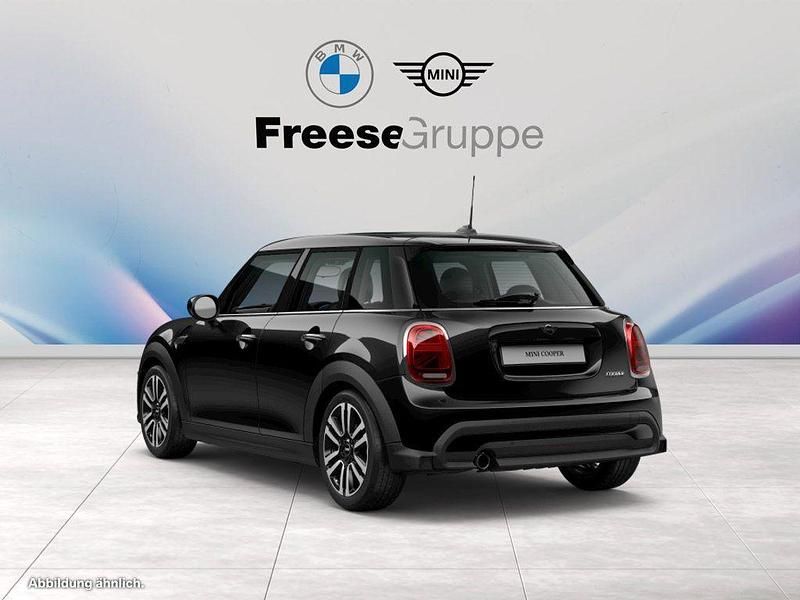 Gebraucht Mini Cooper 136 PS (100 kW) 2021 Schwarz Kleinwagen