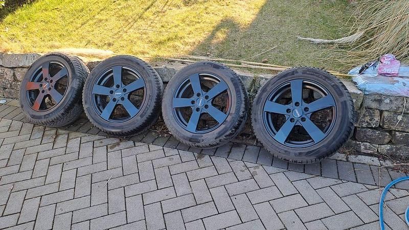 Second-hand VW Golf 105 CP (77 kW) 2011 Negru Cabrio