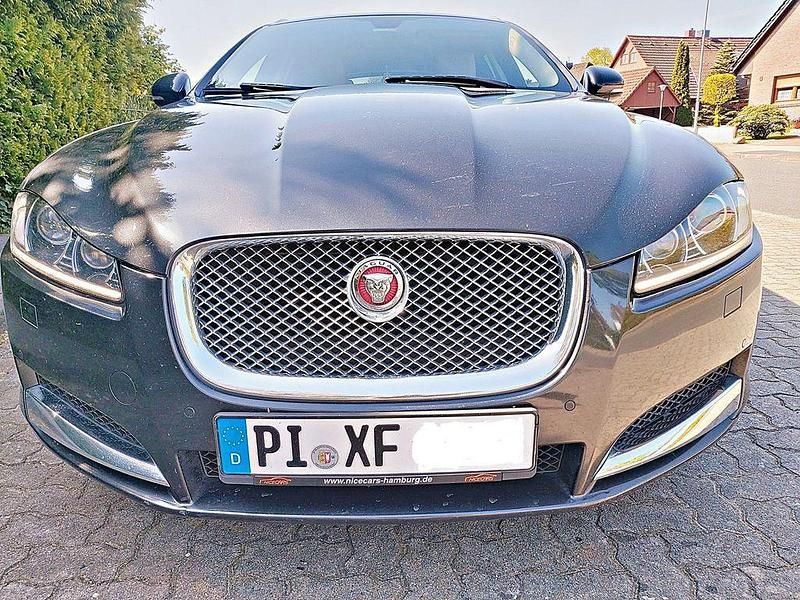 Grau Gebraucht 2014 Jaguar XF Sportbrake S Kombi | 8.790 € (Guter Preis) - Bild 1/4
