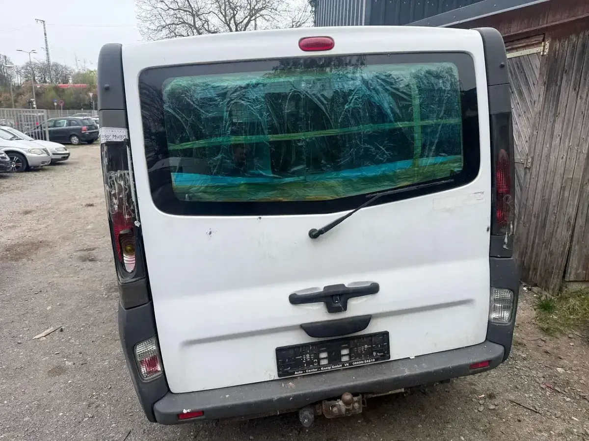 Używany Opel Vivaro 82 KM (60 kW) 2004 Biały Minivan