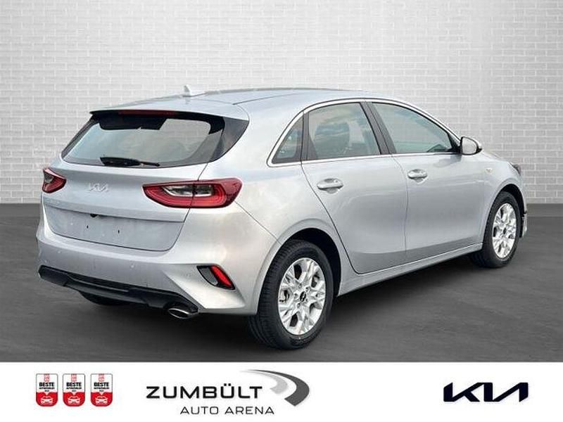 Gebraucht Kia Ceed Comfort 101 PS (74 kW) 2025 Silber ((kcs) sparkling silver m (silber)) Kleinwagen