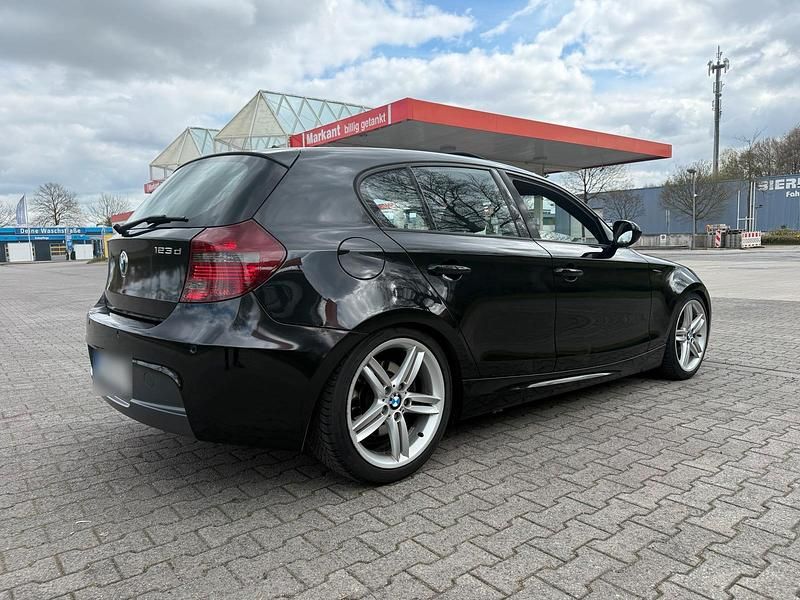 Gebraucht BMW 123 Advantage 204 PS (150 kW) 2001 Schwarz Kleinwagen