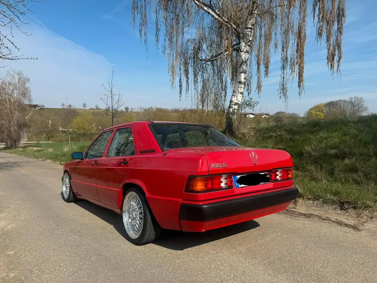 Gebraucht Mercedes 190 109 PS (80 kW) 1991 Rot Limousine