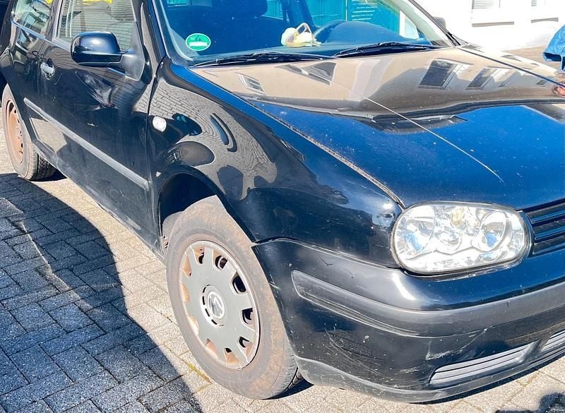 Gebraucht VW Golf IV 75 PS (55 kW) 2002 Schwarz Kleinwagen
