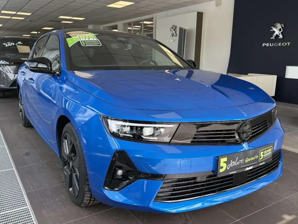 Usata Opel Astra 114 kW (156 CV) 2024 Blu Utilitaria