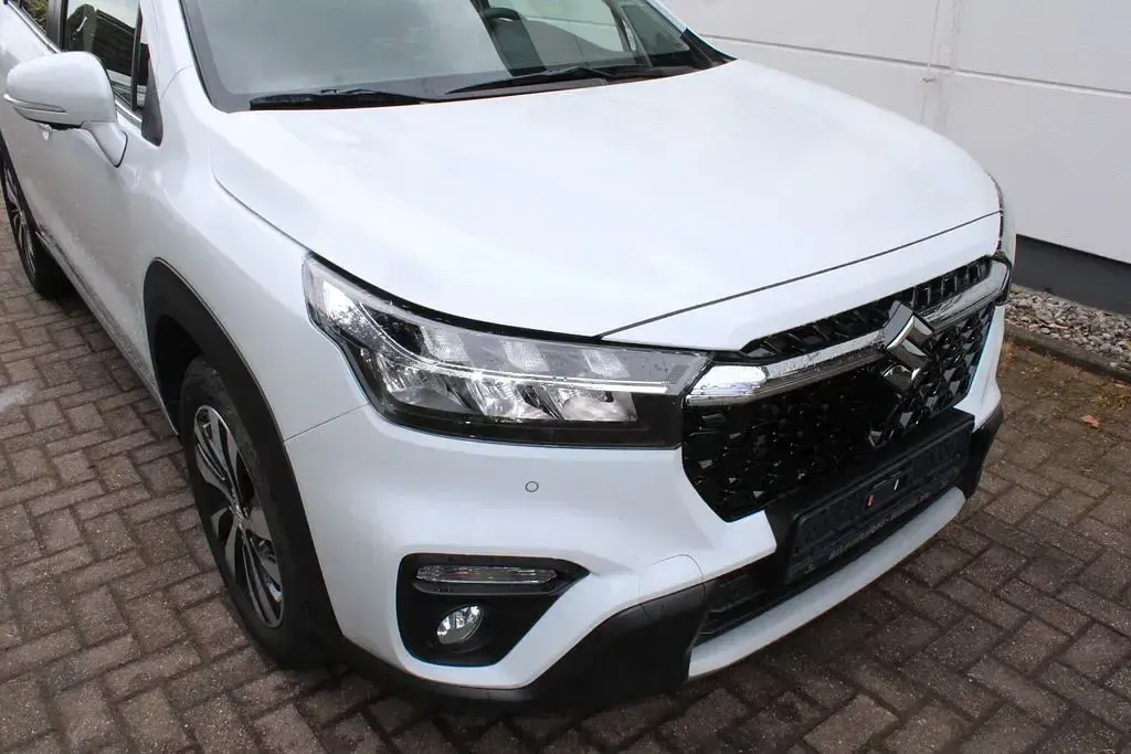 Gebraucht Suzuki SX4 S-Cross Comfort+ 129 PS (94 kW) 2025 Weiß SUV