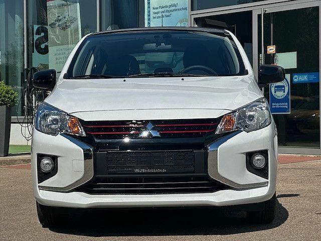 Second-hand Mitsubishi L Select 71 CP (52 kW) 2022 Andere farbe Hatchback