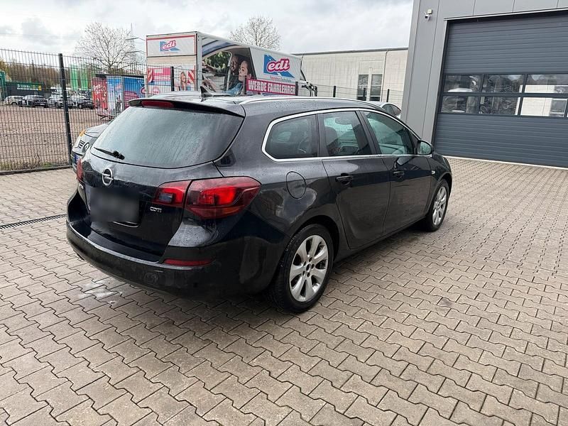 Gebraucht Opel Astra 160 PS (117 kW) 2011 Schwarz Kombi