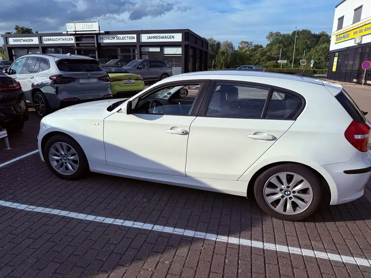 Gebraucht BMW 116 141 PS (103 kW) 2011 Weiß Kleinwagen