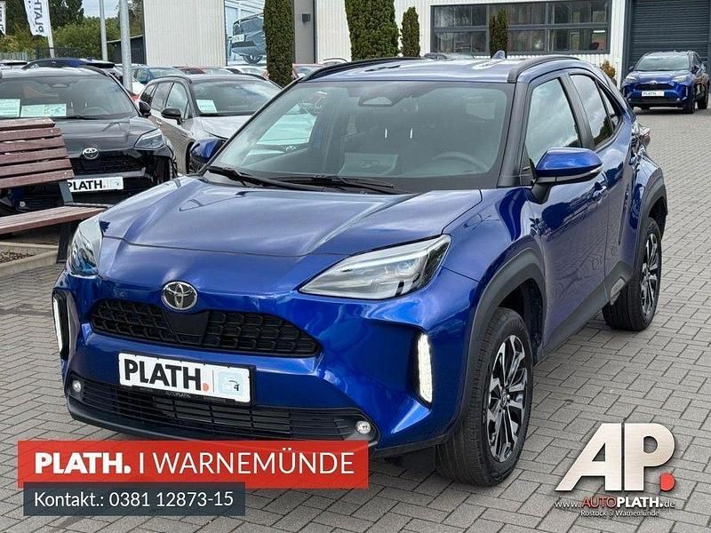Blau Neu 2025 Toyota Yaris Cross Active SUV | 30.990 € - Bild 1/4