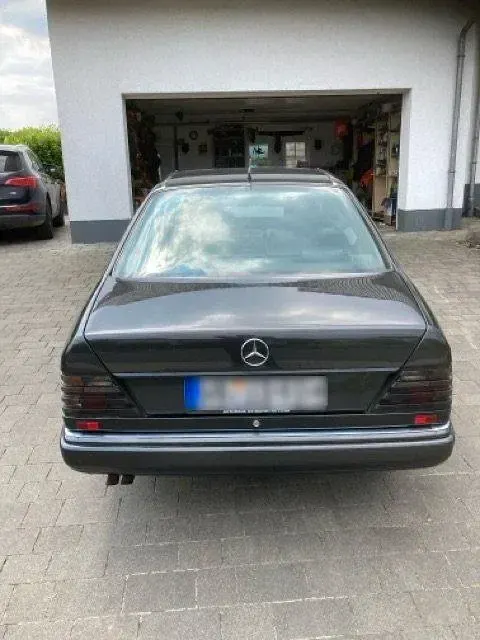 Gebraucht Mercedes E320 220 PS (161 kW) 1993 Schwarz Coupé