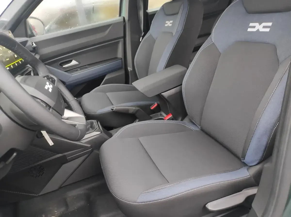 Neu Dacia Duster 120 PS (88 kW) 2026 Weiß SUV
