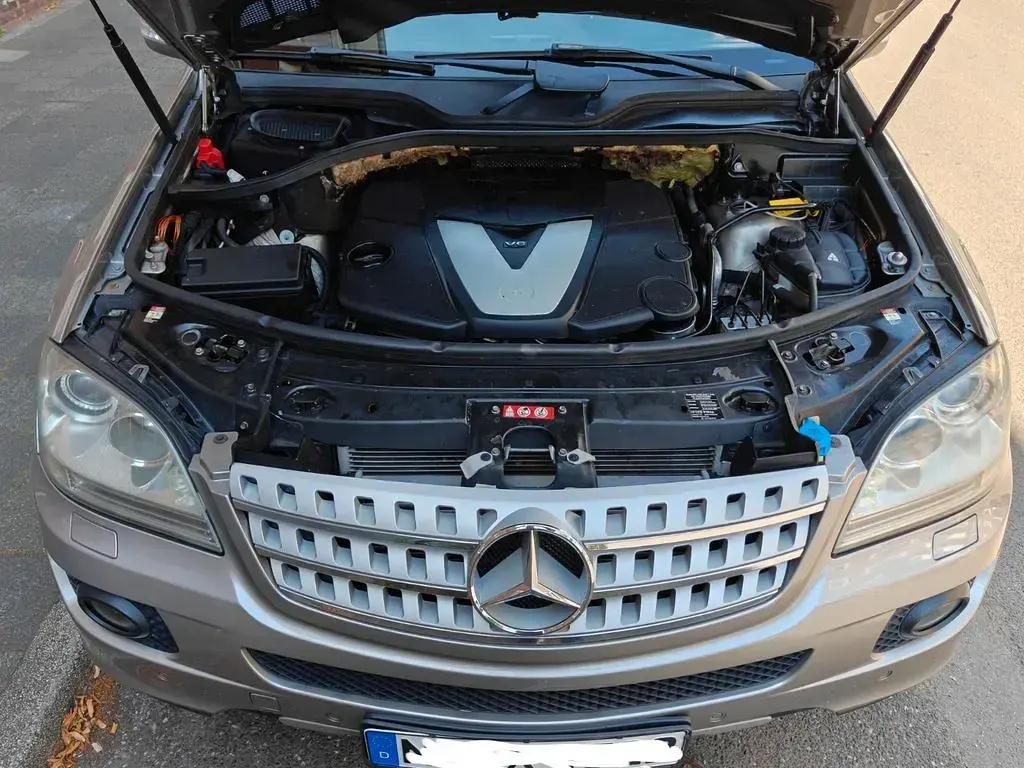 Gebraucht Mercedes ML320 224 PS (164 kW) 2006 Grau SUV