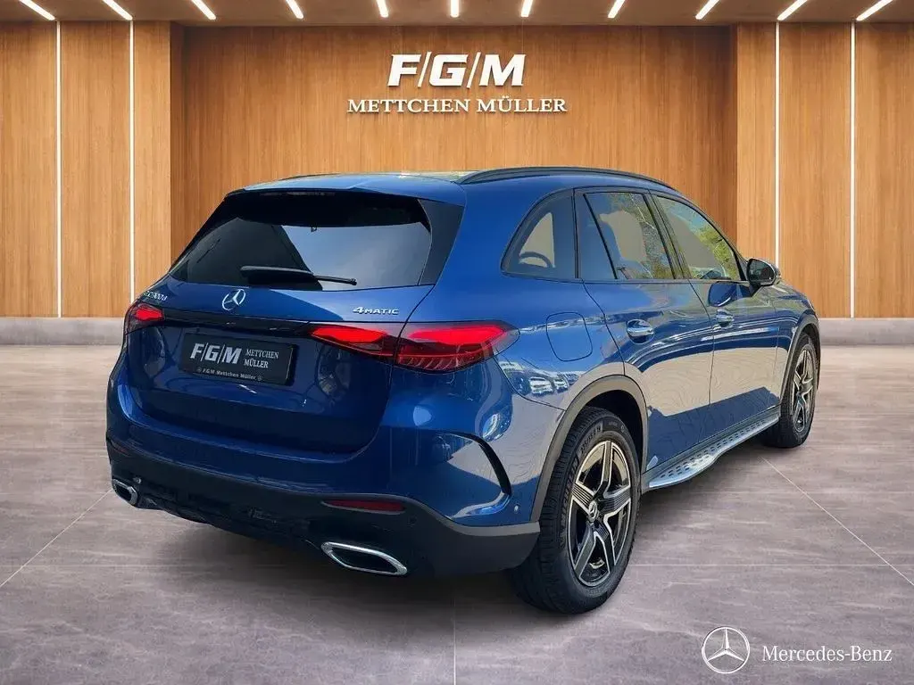 Gebraucht Mercedes GLC300 AMG 269 PS (197 kW) 2024 Blau SUV