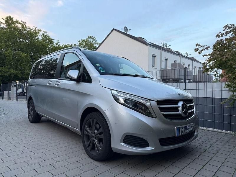 Gebraucht Mercedes V250 190 PS (139 kW) 2019 Silber Van / Kleinbus