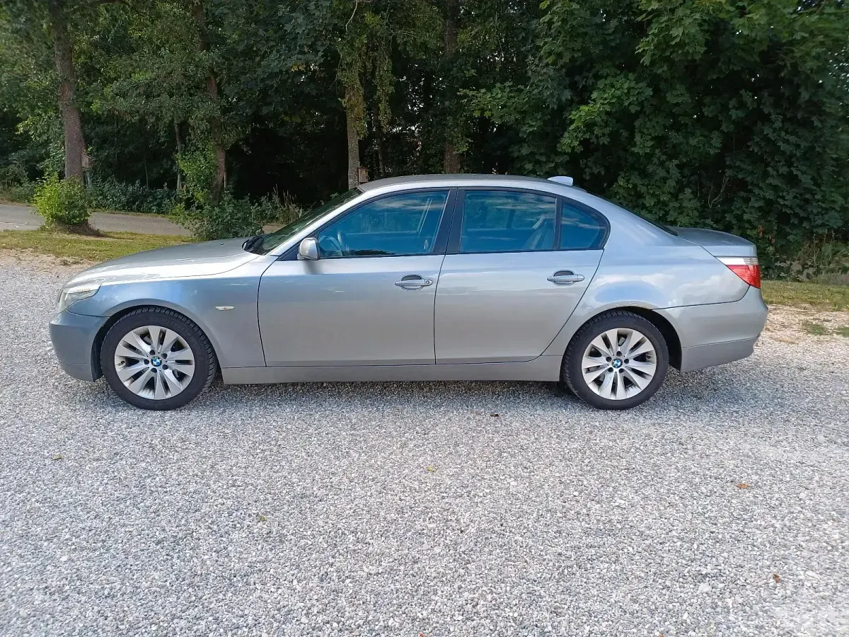 Gebraucht BMW 530 231 PS (169 kW) 2006 Silber Limousine