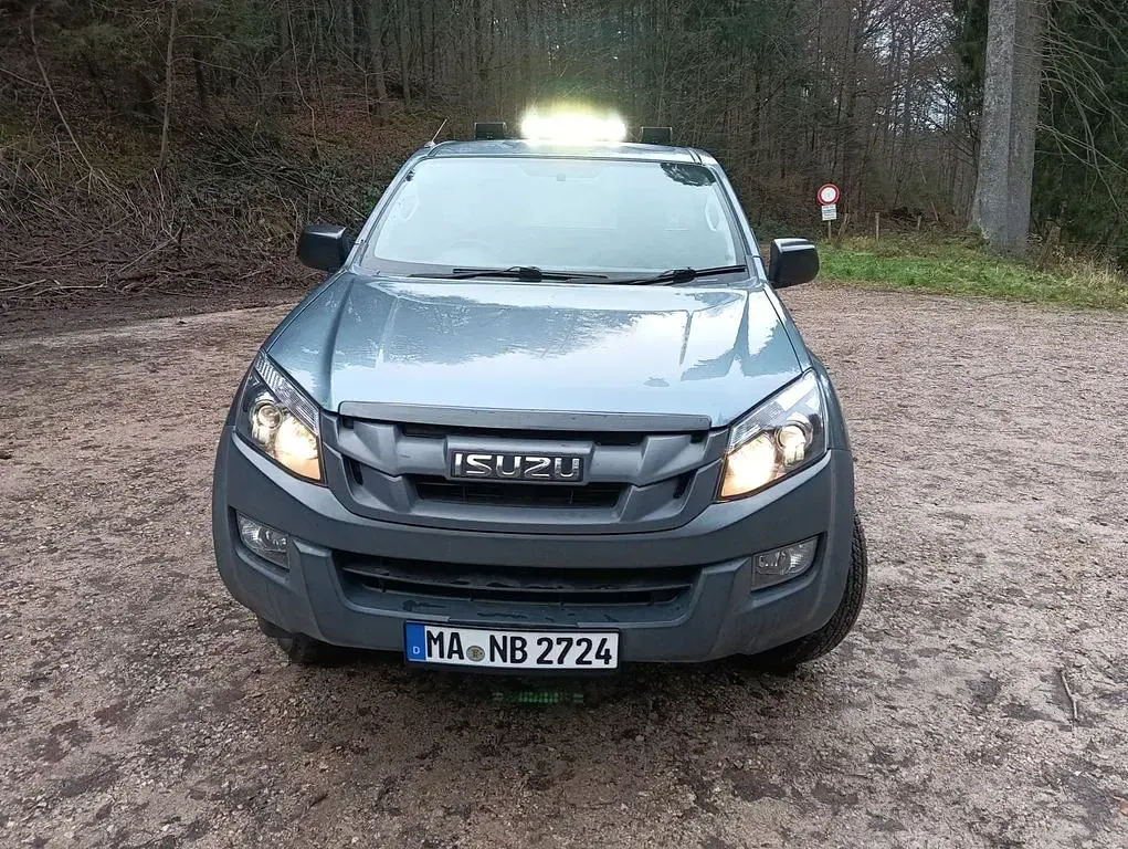Gebraucht Isuzu D-Max 163 PS (119 kW) 2015 Grün Pickup