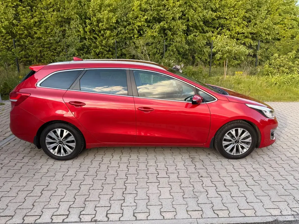 Używany Kia Ceed 135 KM (99 kW) 2018 Czerwony Hatchback