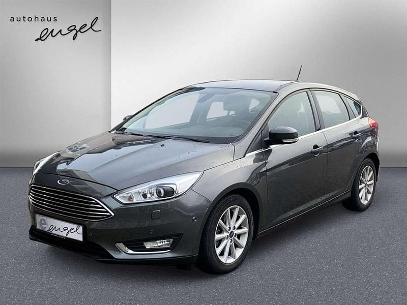Gebraucht Ford Focus Titanium 125 PS (91 kW) 2018 Grau Limousine