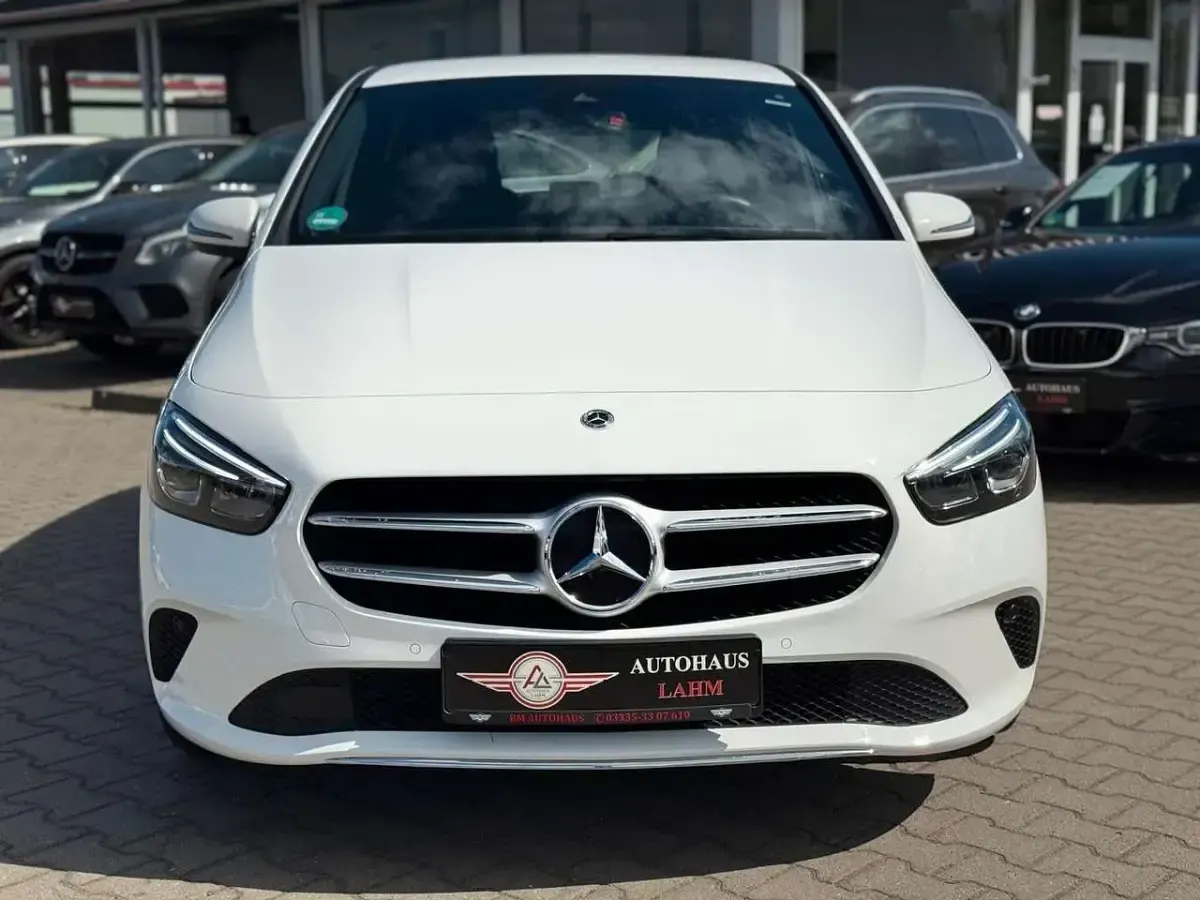 Gebraucht Mercedes E250 Progressive 160 PS (117 kW) 2021 Weiß Limousine