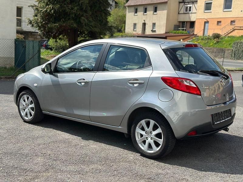 Usata Mazda 2 Active 75 CV (55 kW) 2011 Argento Utilitaria
