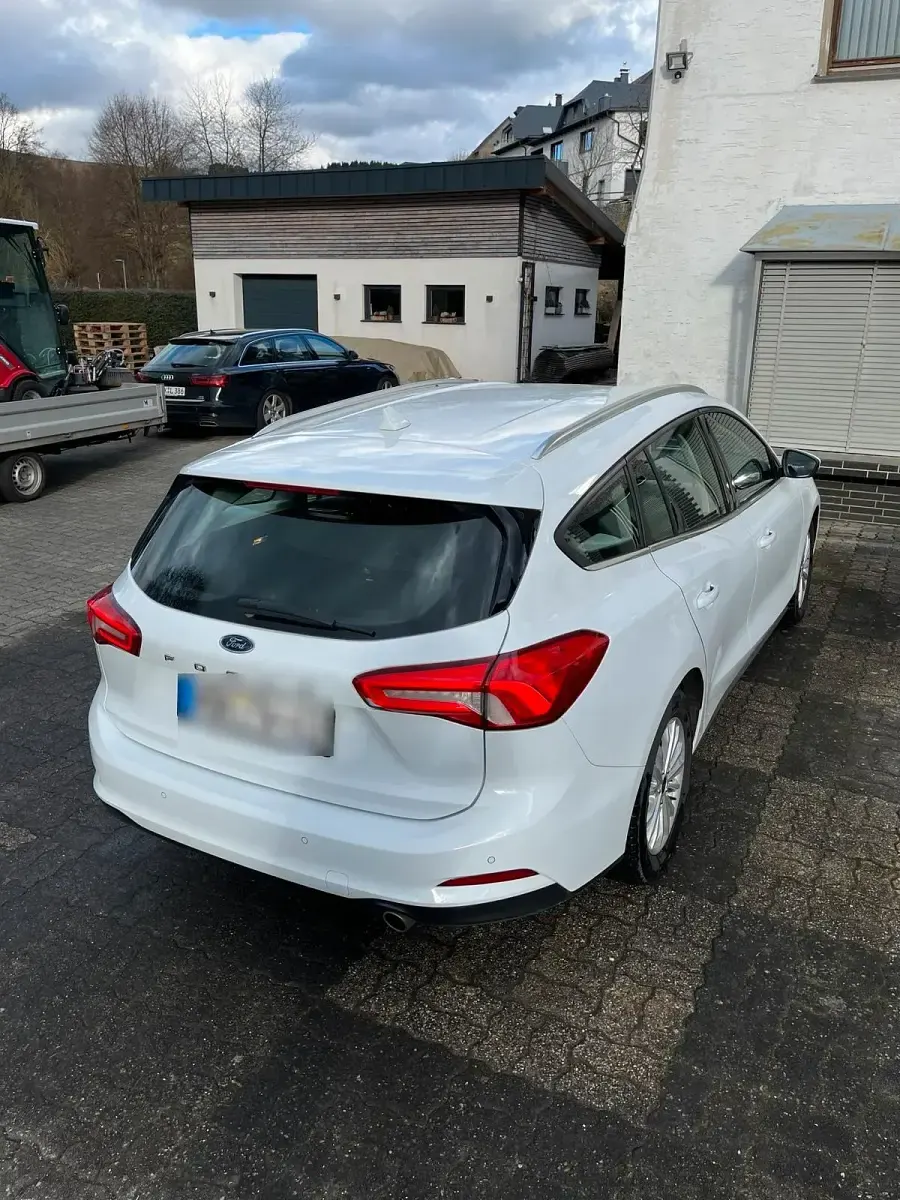 Gebraucht Ford Focus Titanium 120 PS (88 kW) 2020 Weiß Kombi