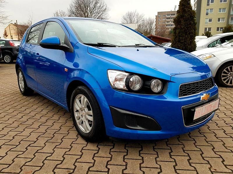 Gebraucht Chevrolet Aveo LT 101 PS (74 kW) 2012 Blau Limousine
