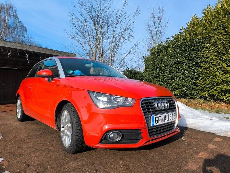 Gebraucht Audi A1 Attraction 105 PS (77 kW) 2013 Rot Kleinwagen