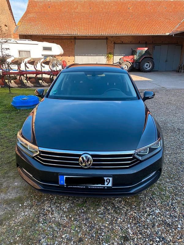 Gebraucht VW Passat 150 PS (110 kW) 2017 Grau Kombi