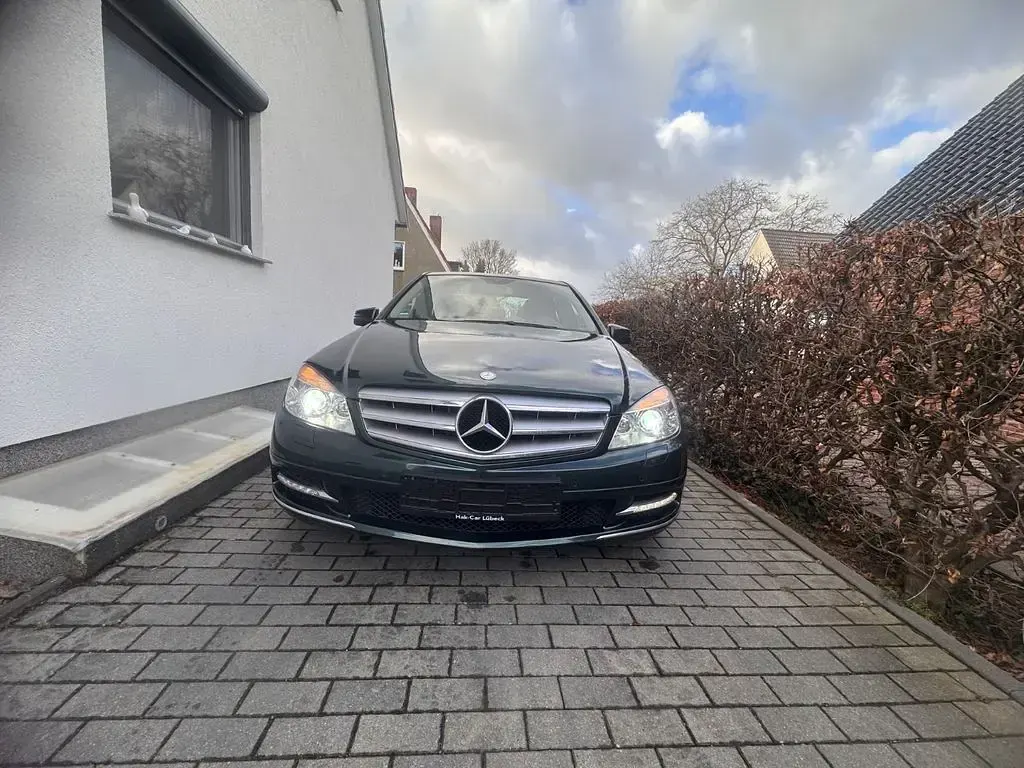 Gebraucht Mercedes C180 156 PS (114 kW) 2010 Grün Limousine