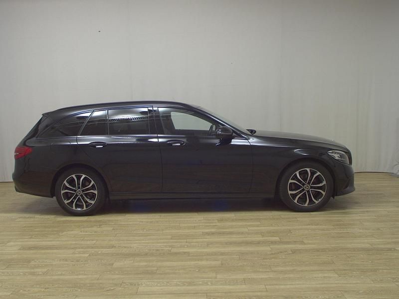 Schwarz Gebraucht 2020 Mercedes C200 Avantgarde Kombi | 16.980 € (Guter Preis) - Bild 1/4